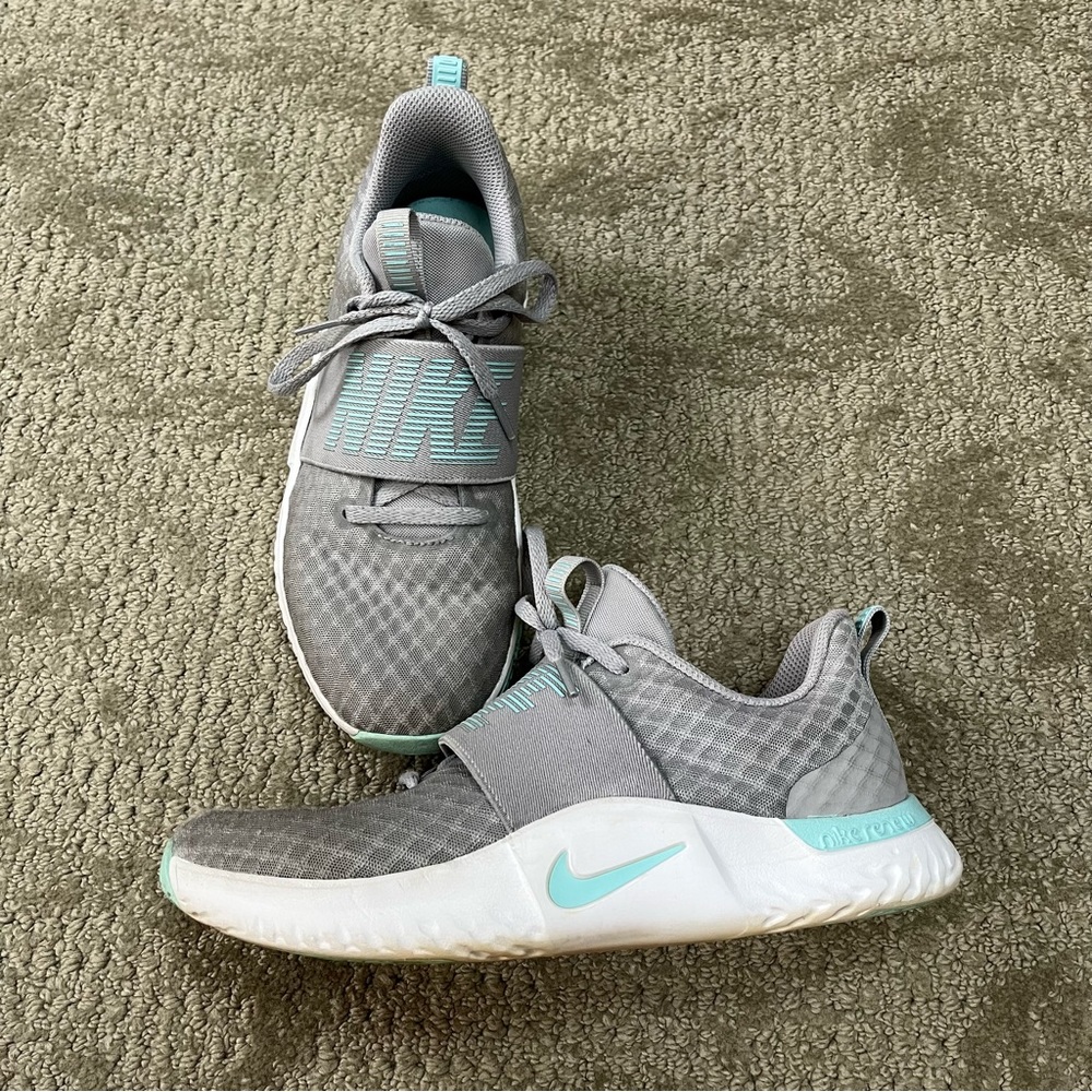 EUC Women’s Nike Renew In Season TR 9 size 7 in Ocean Blue/Gray